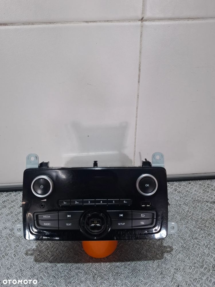 Radio Renault Clio IV 0,9 TCe 2019 rok Visteon nr 281155908R - 1