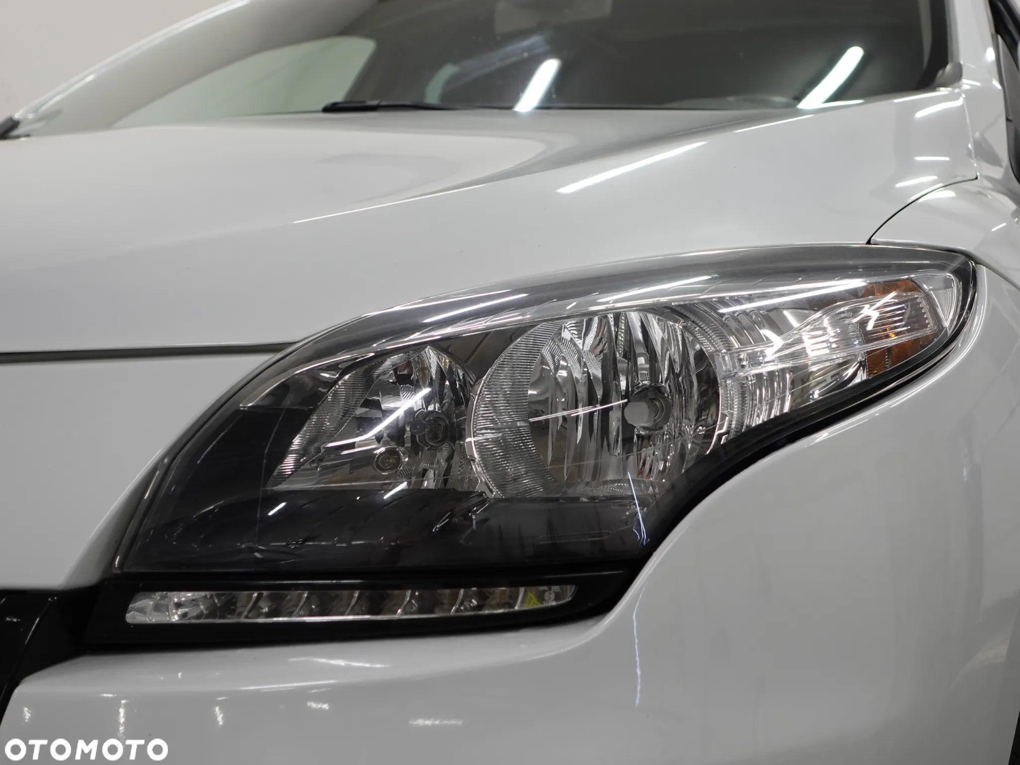 Renault Megane Grandtour ENERGY TCe 115 Start & Stop Bose Edition - 14
