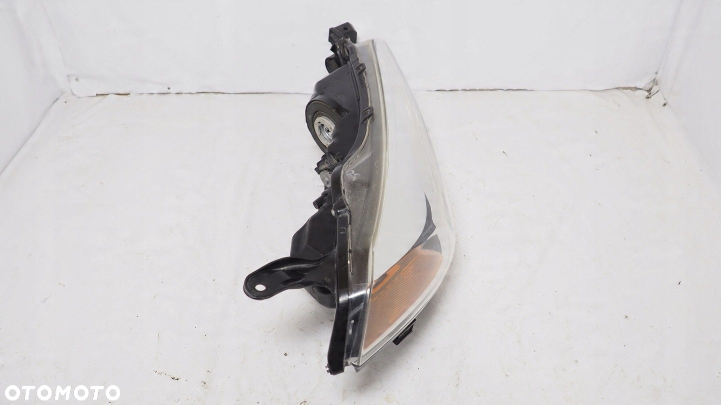 Toyota Corolla E17 USA lampa Led prawa przód 947449-33 - 3