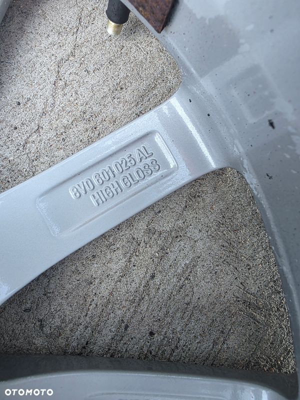 FELGA ALUMINIOWA AUDI A3 S3 8V VW SEAT 7.5J R18 ET51 8V0601025AL/AM K*33* - 8