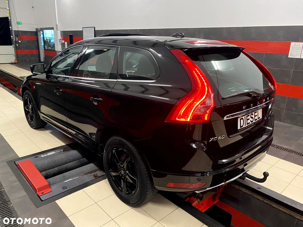 Volvo XC 60 D4 Drive-E Ocean Race - 8