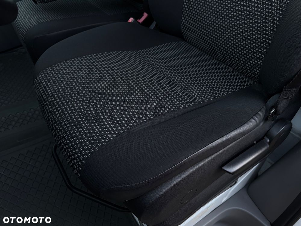 Mercedes-Benz Sprinter - 9