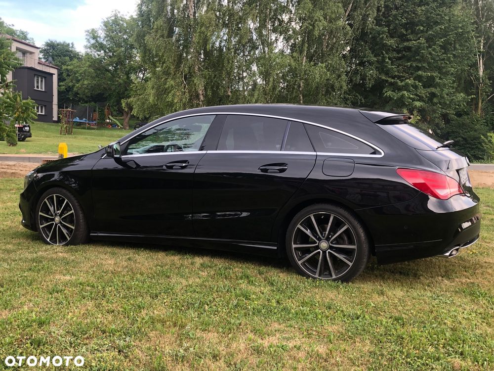 Mercedes-Benz CLA 180 7G-DCT Urban - 16
