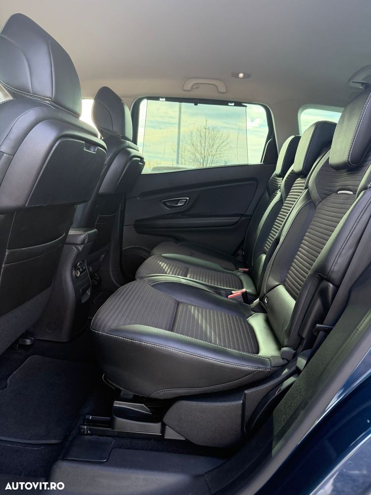 Renault Grand Scenic - 12