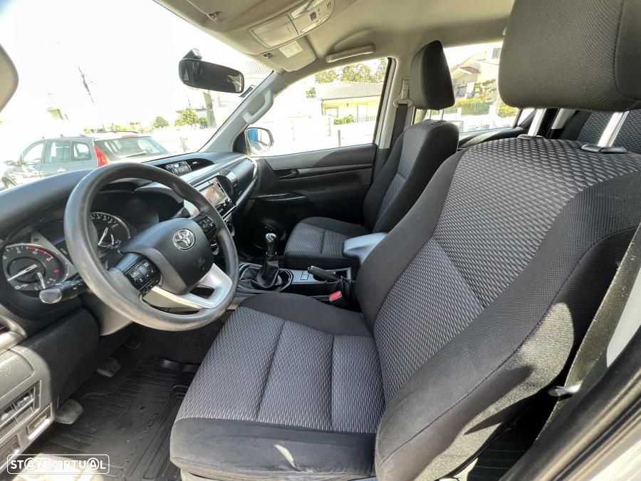 Toyota Hilux 2.4 D-4D 4WD CD CM - 19