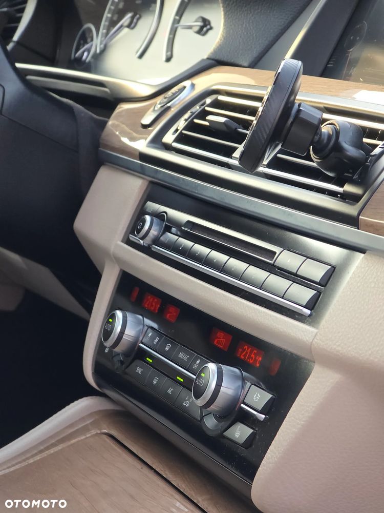 BMW Seria 5 525d xDrive Sport-Aut Luxury Line - 15