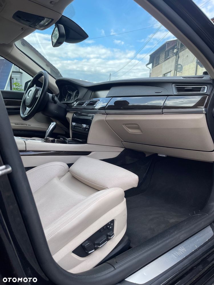 BMW Seria 7 740d xDrive - 10