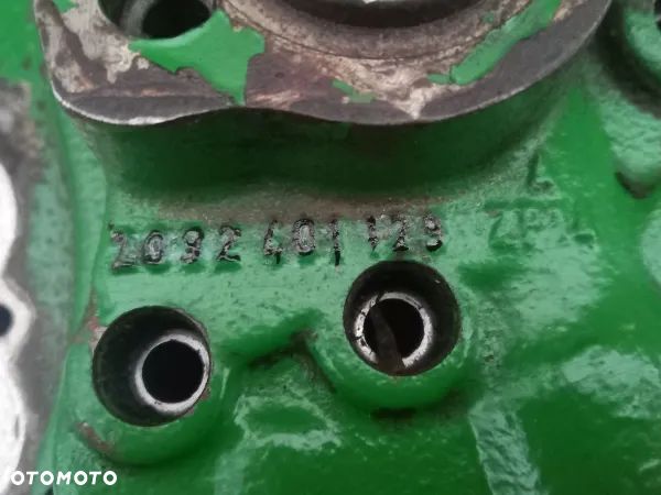 Pokrywa przednia obudowa sktzyni IVT AutoPowr John Deere 6620 - 2