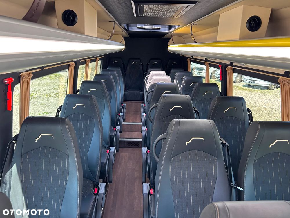 Mercedes-Benz Sprinter 517 - 17