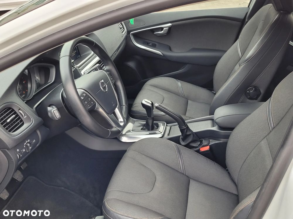 Volvo V40 Cross Country D2 Momentum - 21