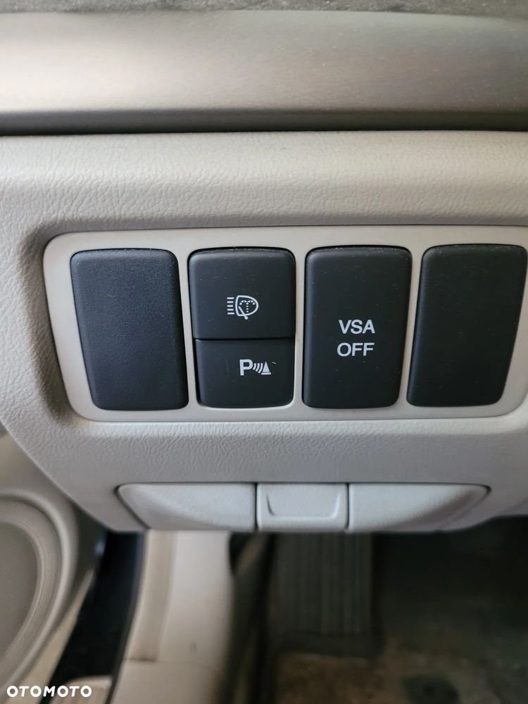 Honda Accord 2.0 Executive - 24