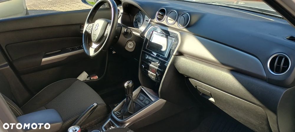Suzuki Vitara 1.0 Boosterjet Premium 2WD - 7