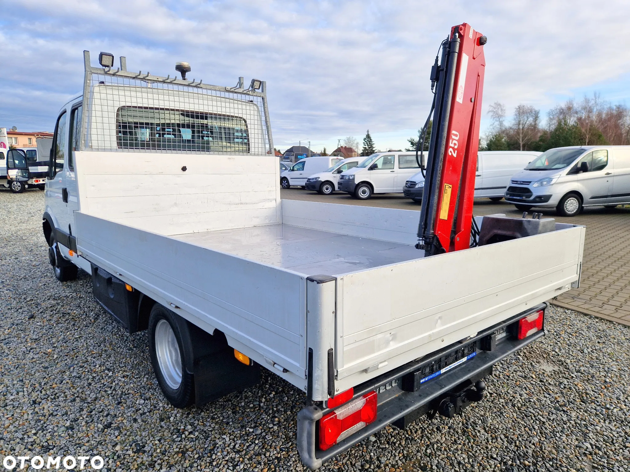 Iveco 35C17 3,0 HPI 170 KONNA DOKA 7 OSOBOWA BRYGADÓWKA 96T/KM PRZEBIEGU GWARANCJA HDS HMF 1670KG UDŻWIGU 3,3M SKRZYNIA BLIŻNIAKI DO 3,5T - 4