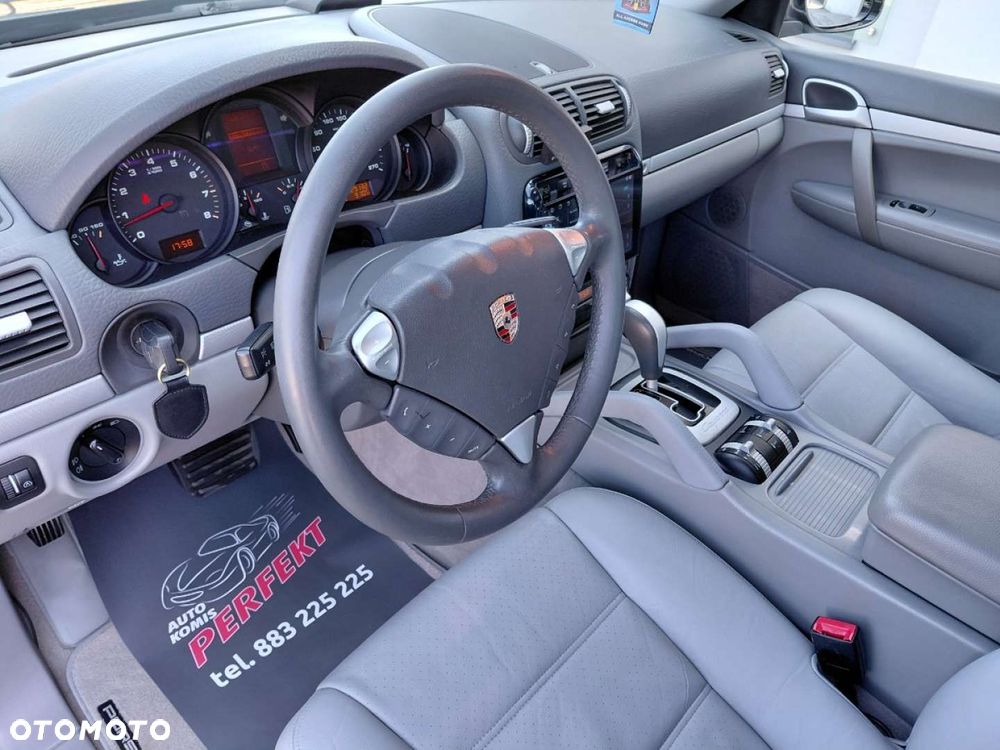 Porsche Cayenne - 10