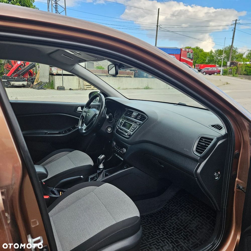 Hyundai i20 - 15