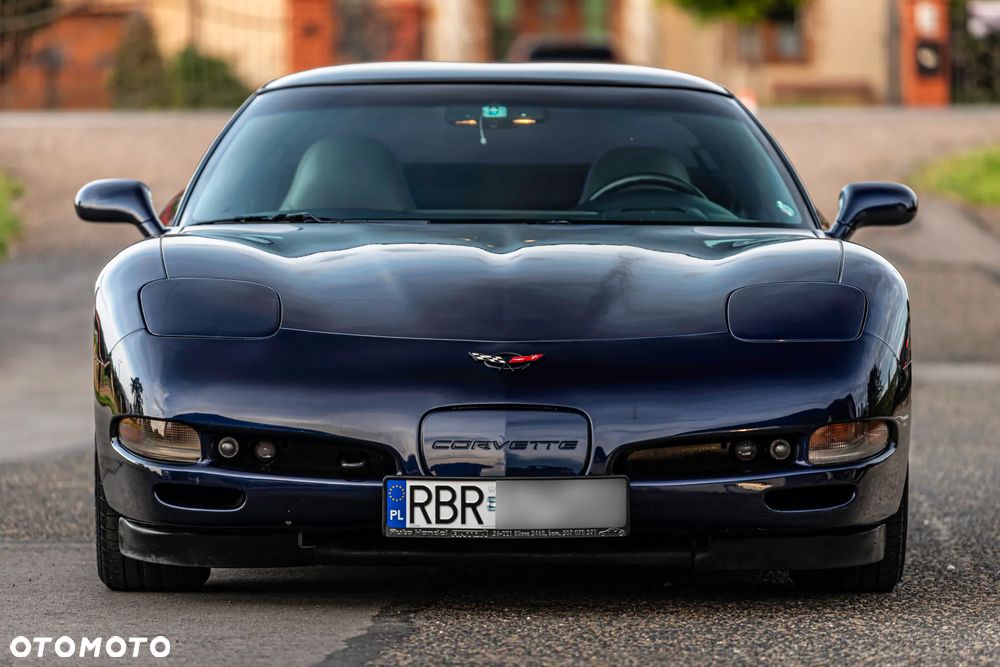 Chevrolet Corvette - 16