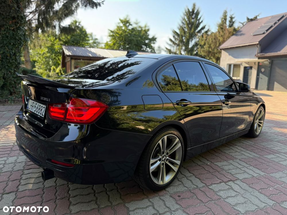 BMW Seria 3 335i Sport Line - 2