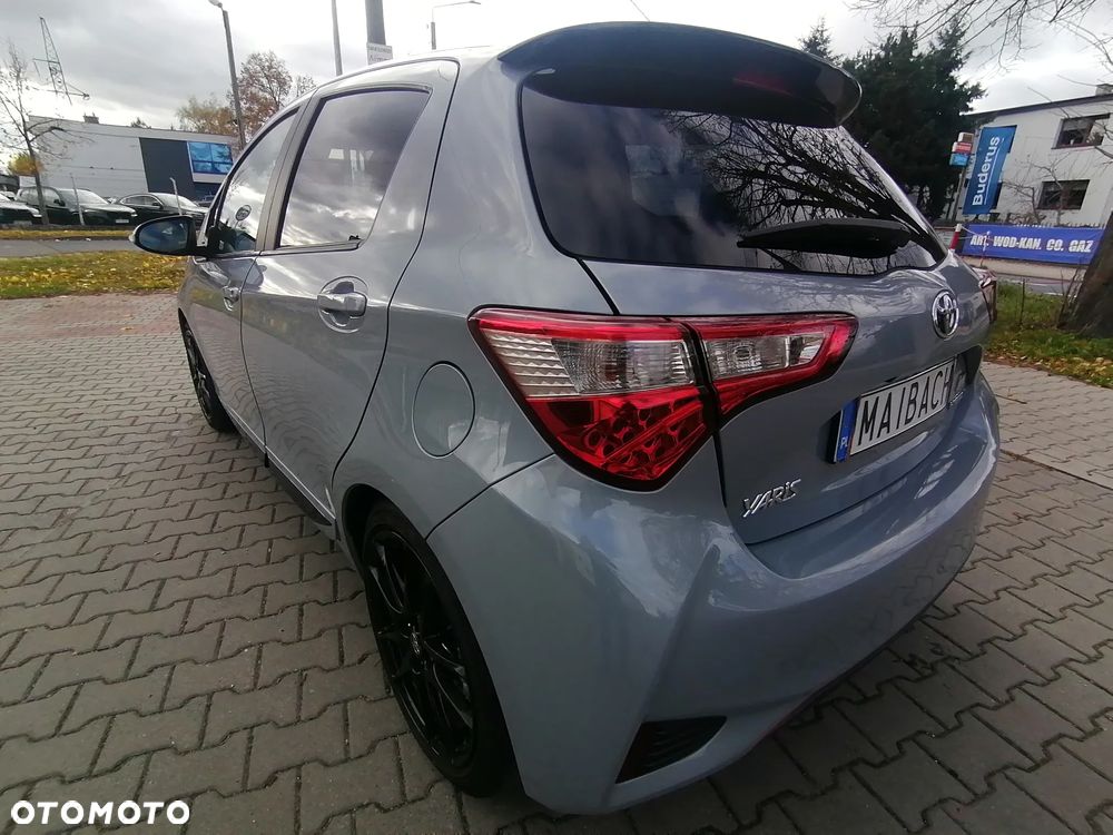 Toyota Yaris Hybrid 1.5 VVT-i - 12