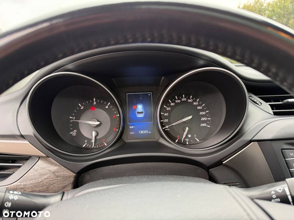 Toyota Avensis 2.0 D-4D Premium - 12
