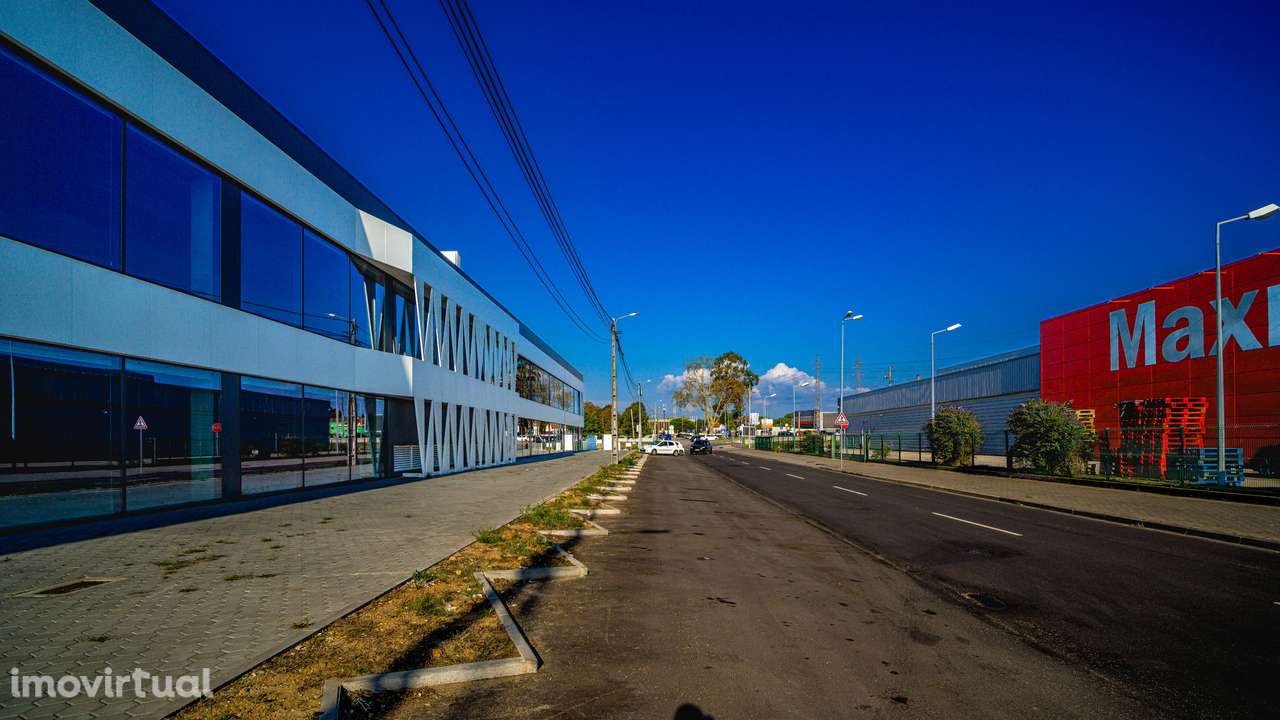 Armazém para comércio e serviços, Esgueira, Aveiro - Grande imagem: 4/33
