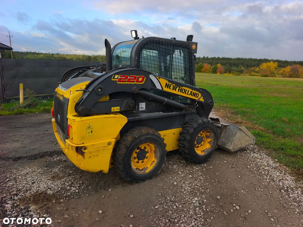 New Holland L220 - 5