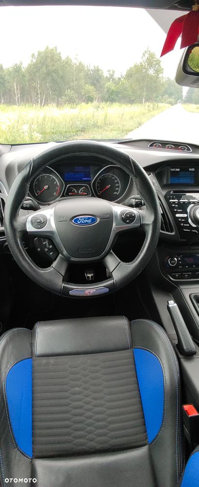 Ford Focus 2.0 EcoBoost ST - 12