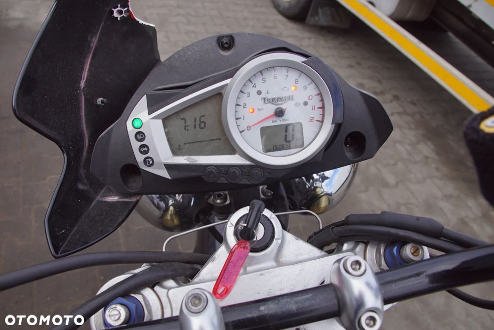 Motocykl na części - Triumph Speed Triple IV 1050 515NJ 131 KM 2005R Silnik Skrzynia Rama Lampa Siedzenie Gmol Przełącznik Manetka Laga Monowahacz Amortyzator Owiewka Osłona Sterownik Moduł Czujnik Licznik - 11