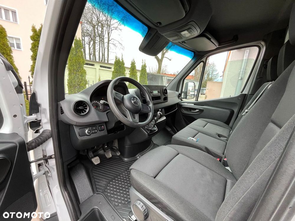 Mercedes-Benz Sprinter 516 - 32