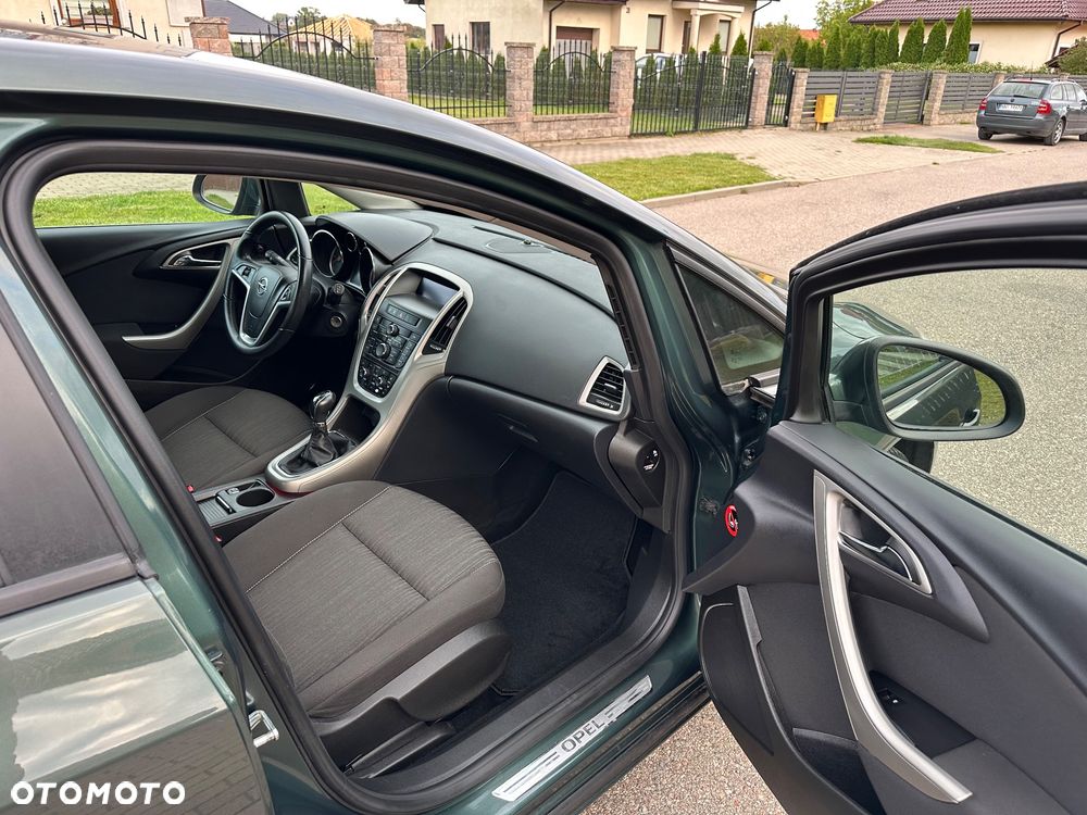 Opel Astra 1.4 Turbo 150 Jahre - 19