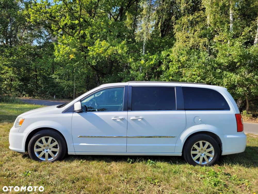 Chrysler Town & Country - 1