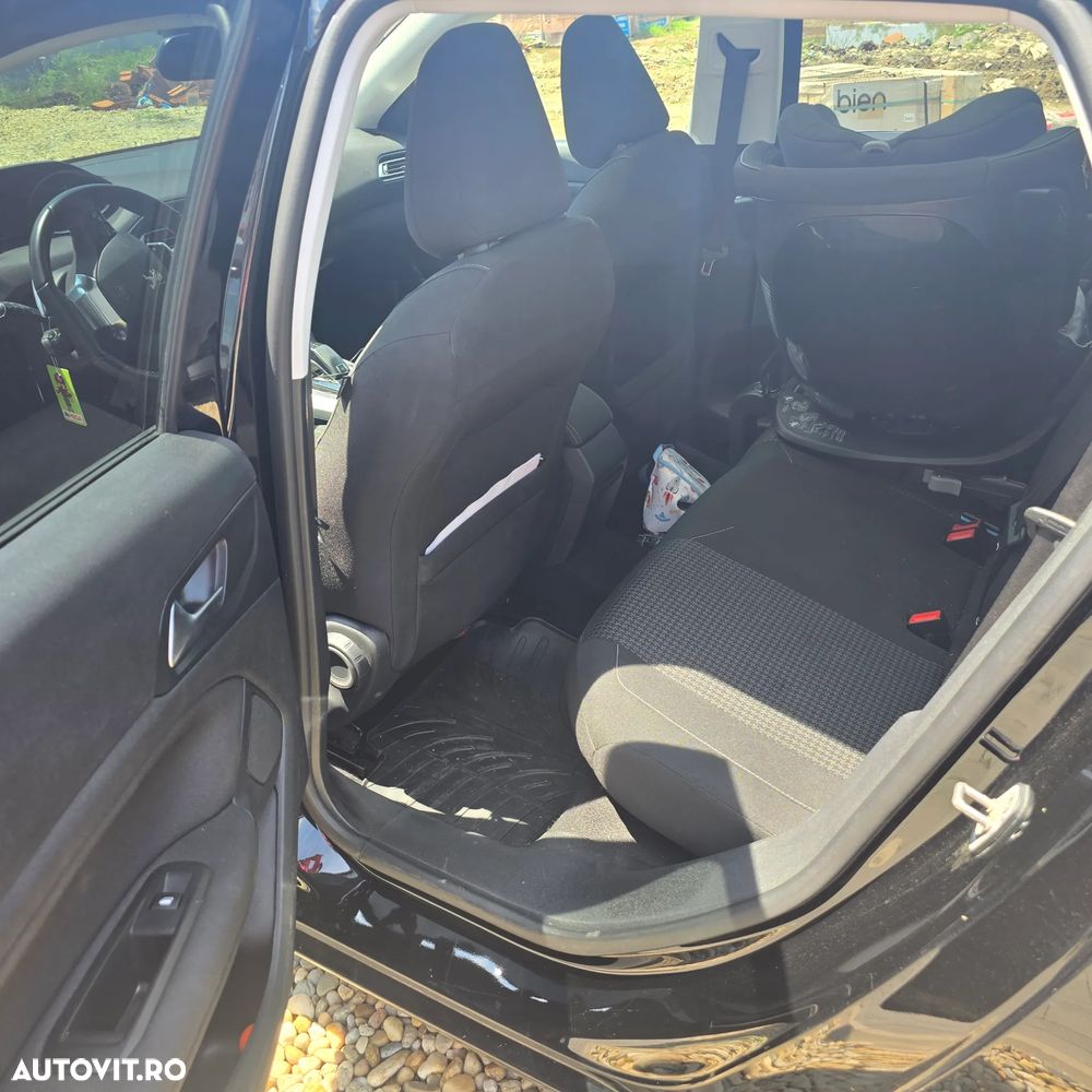 Peugeot 308 - 5