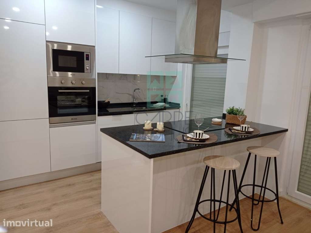 Apartamento T3 - Totalmente remodelado, em Benfica - Grande imagem: 3/17