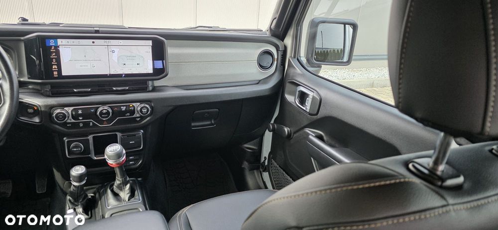 Jeep Wrangler - 11