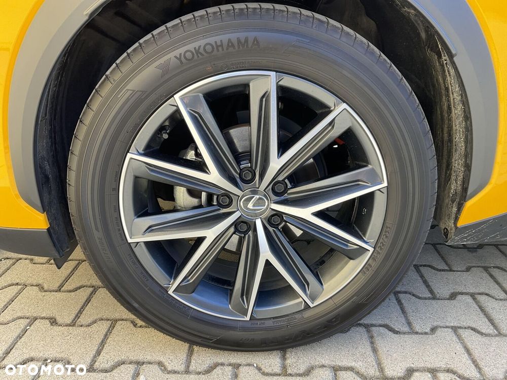 Lexus LBX 1.5 Hybrid Emotion - 33