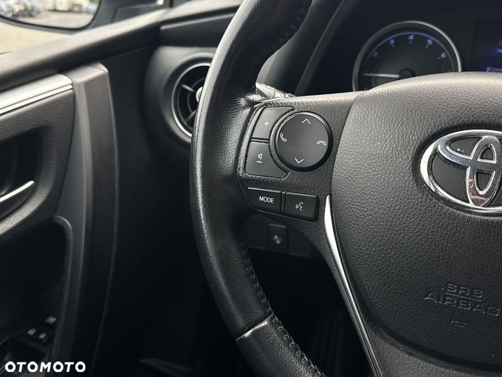 Toyota Corolla 1.6 Premium EU6 - 18