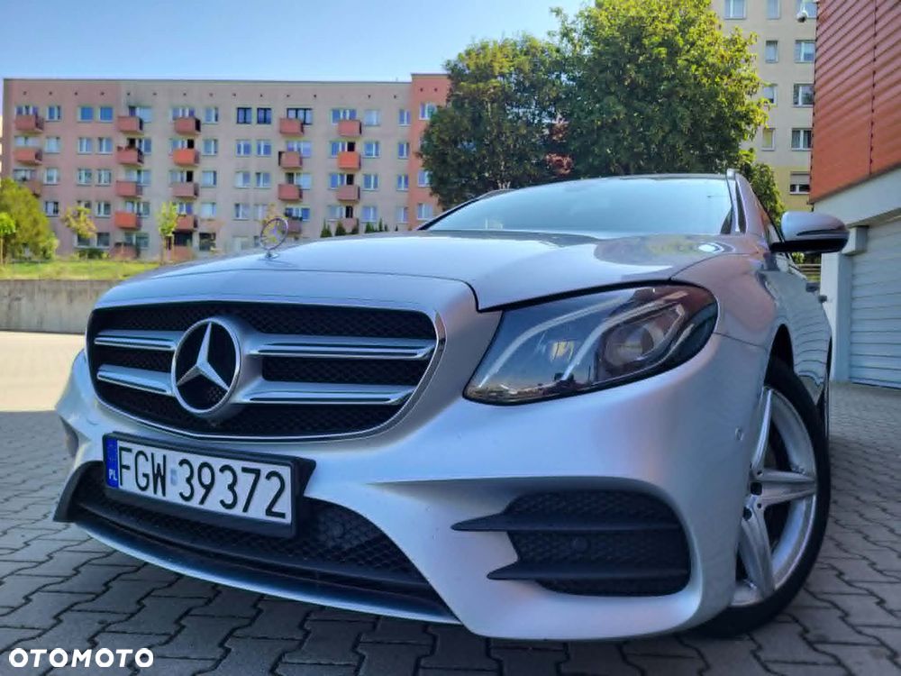 Mercedes-Benz Klasa E 220 d 9G-TRONIC AMG Line - 4
