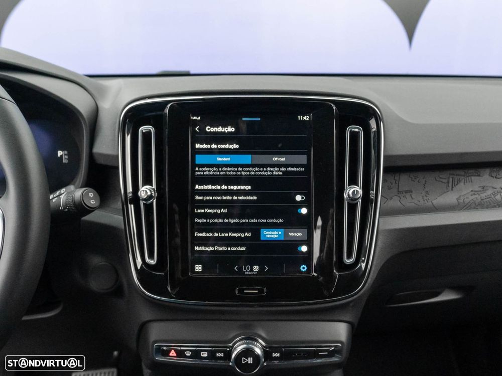 Volvo XC 40 Recharge Core - 33
