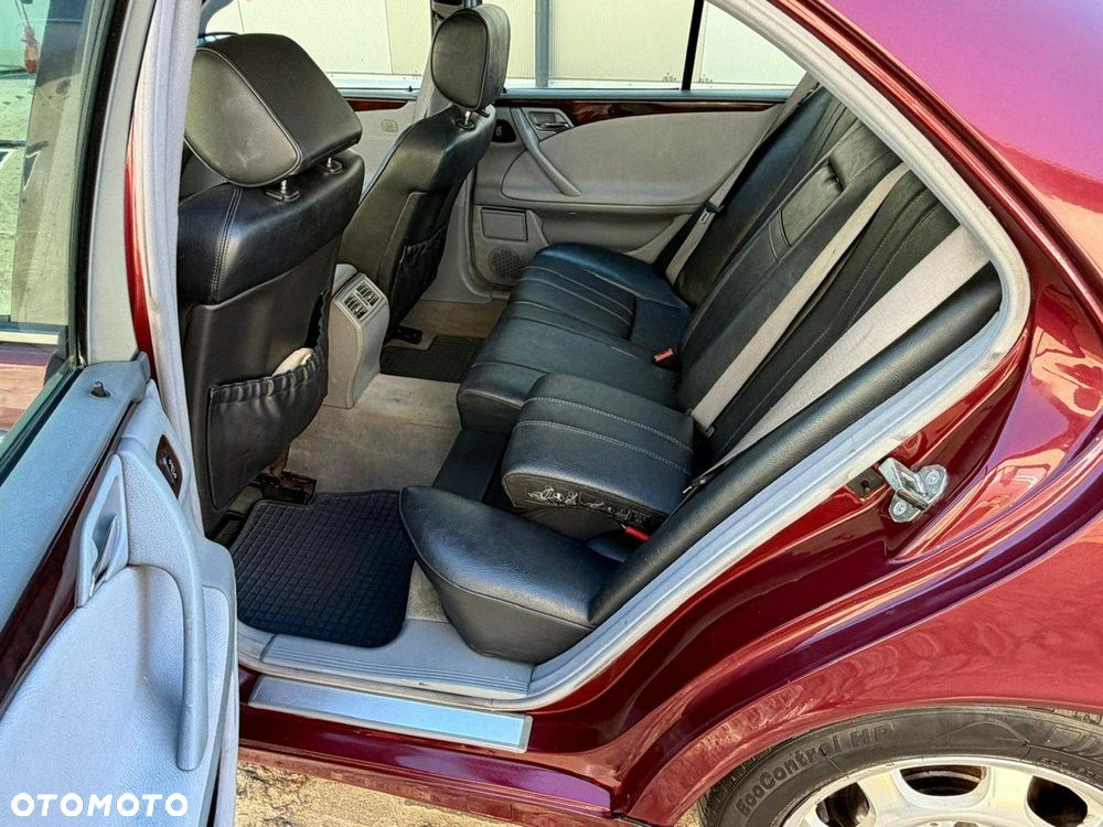 Mercedes-Benz Klasa E - 21