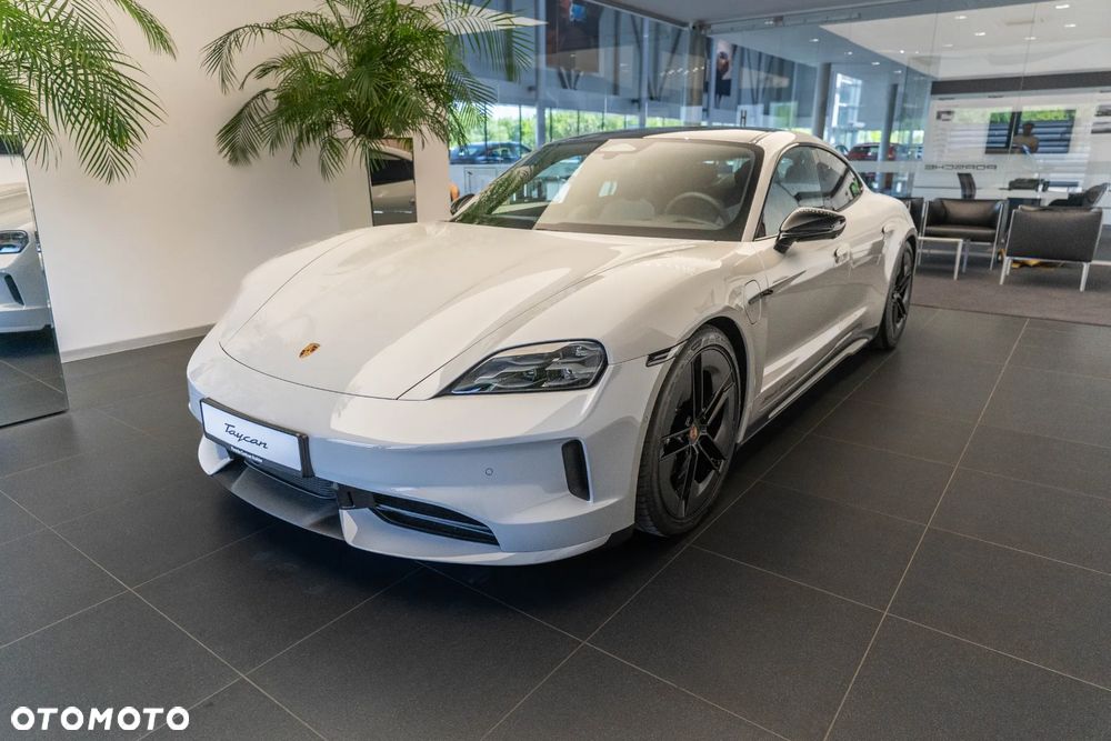 Porsche Taycan 4 - 7