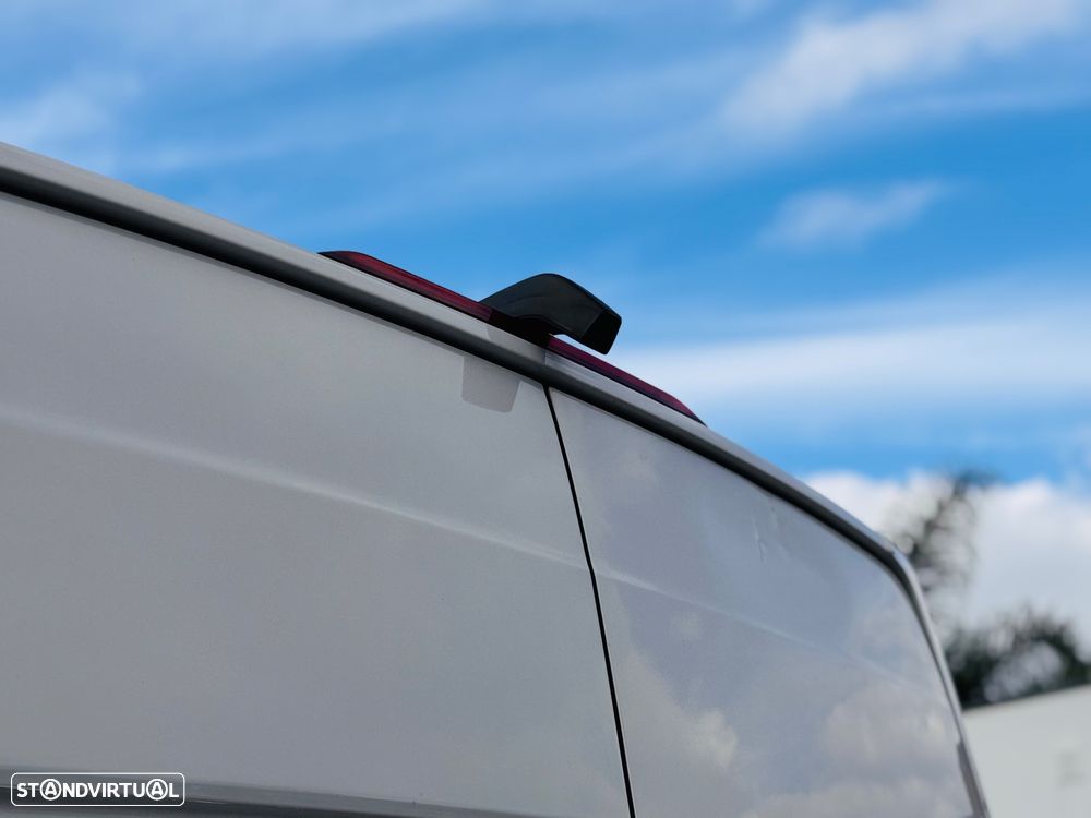 VW Crafter 2.0 TDI 140HP 35 MWB HRF - 9