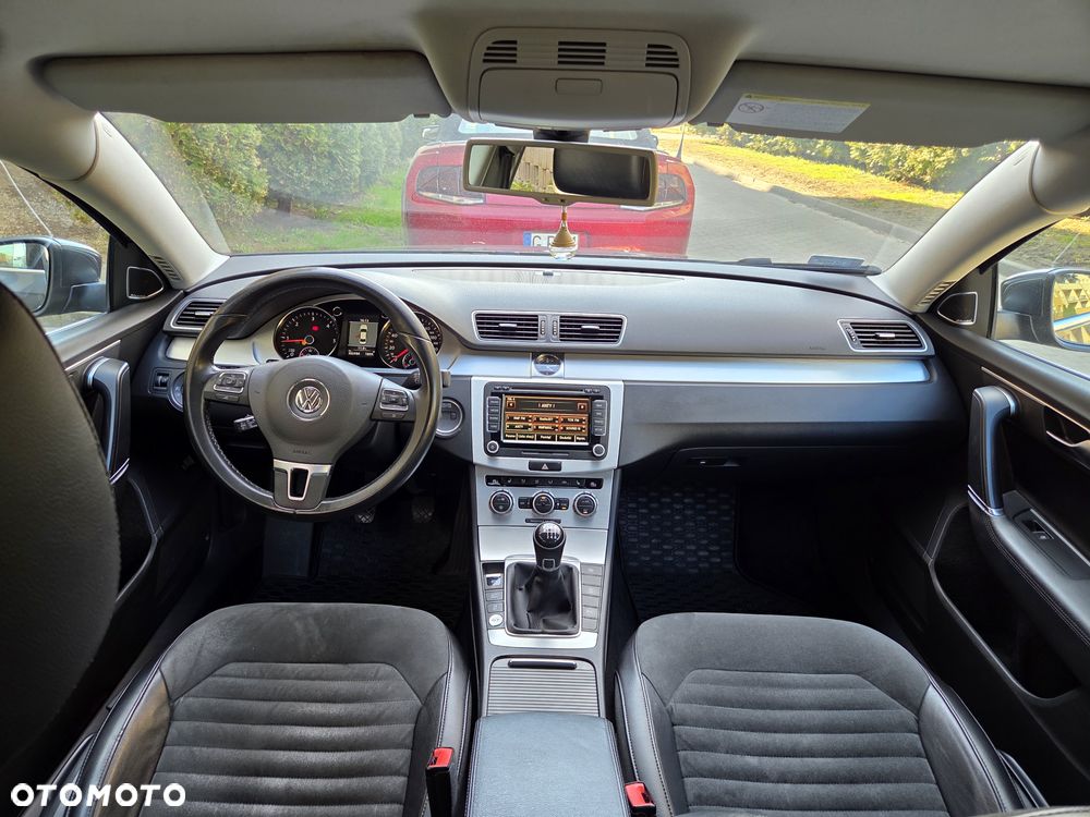 Volkswagen Passat - 17