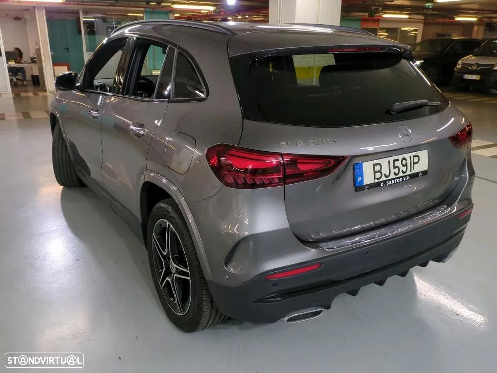 Mercedes-Benz GLA 250 e - 2