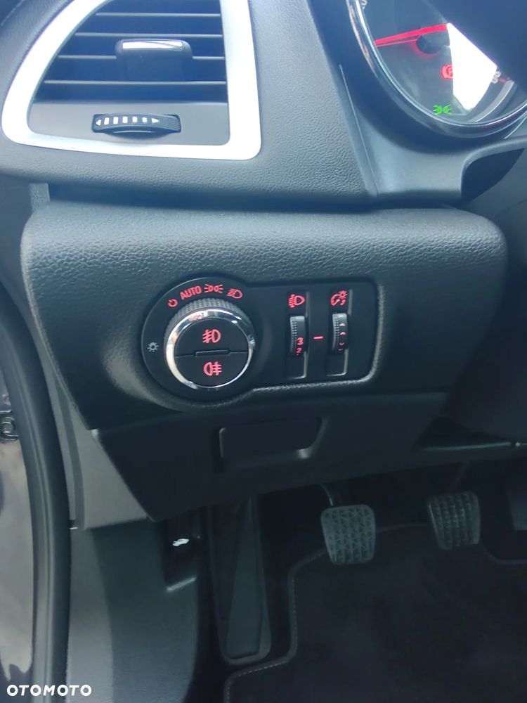 Opel Astra 1.4 Turbo Active - 20