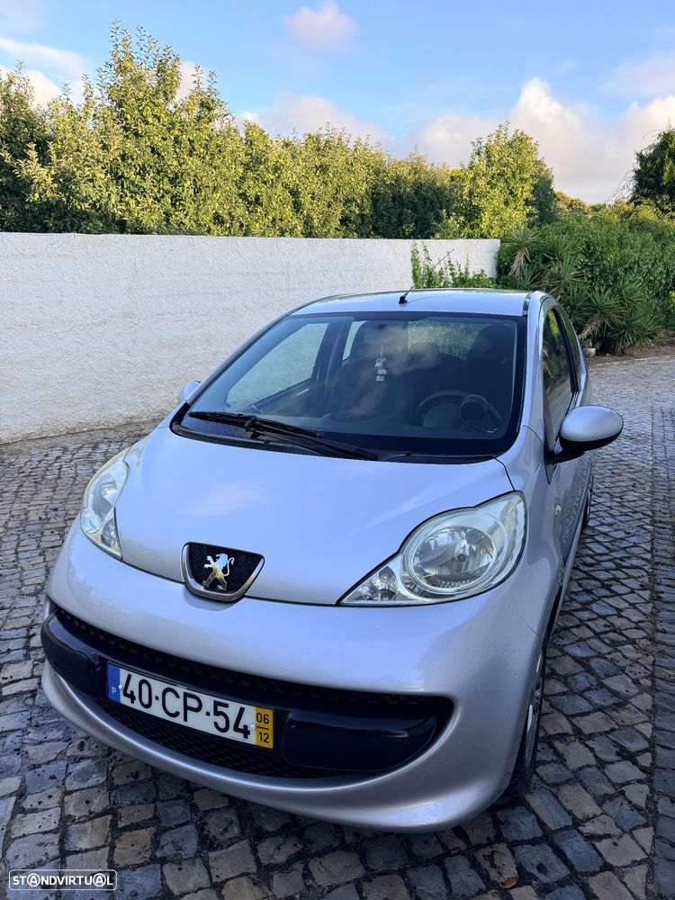 Peugeot 107 1.0 Urban - 1