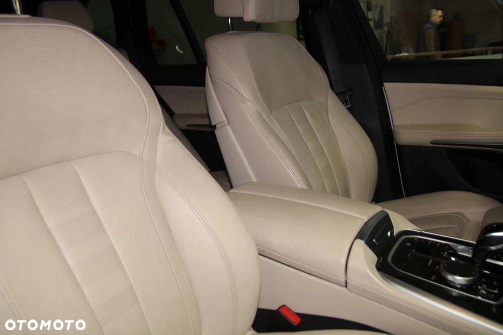 BMW X5 xDrive25d - 24