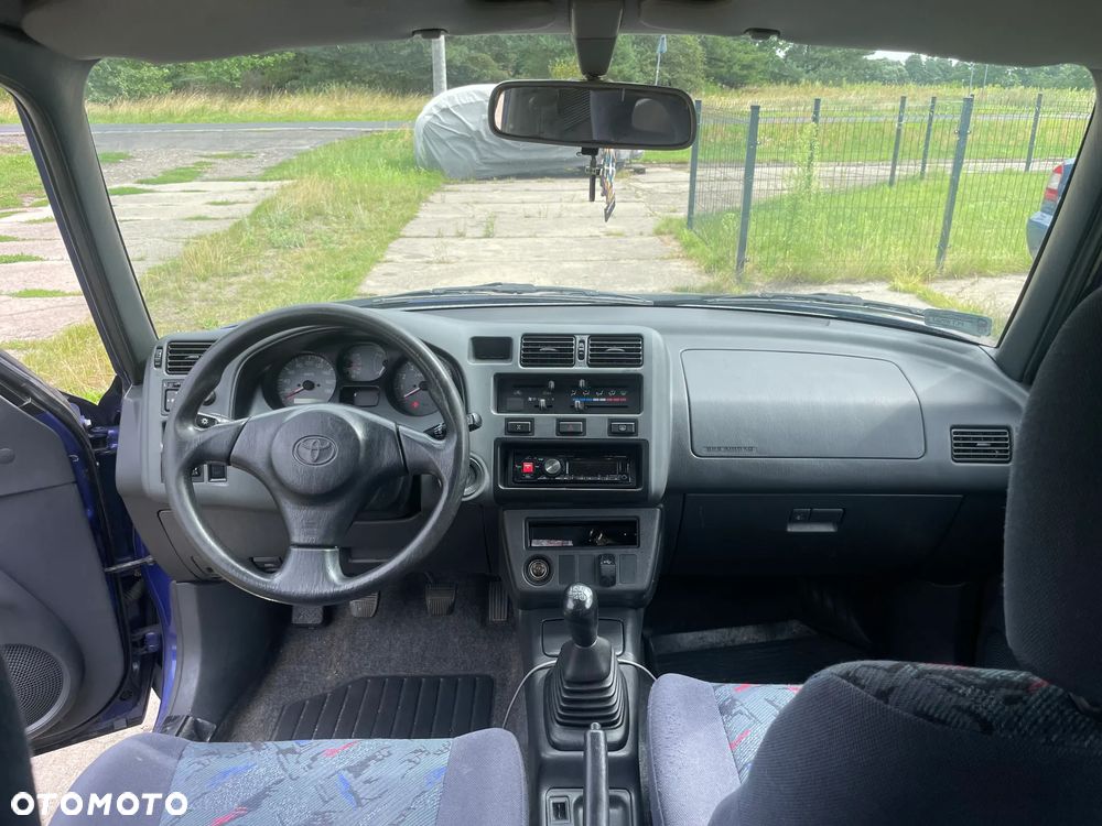 Toyota RAV4 2.0 - 9