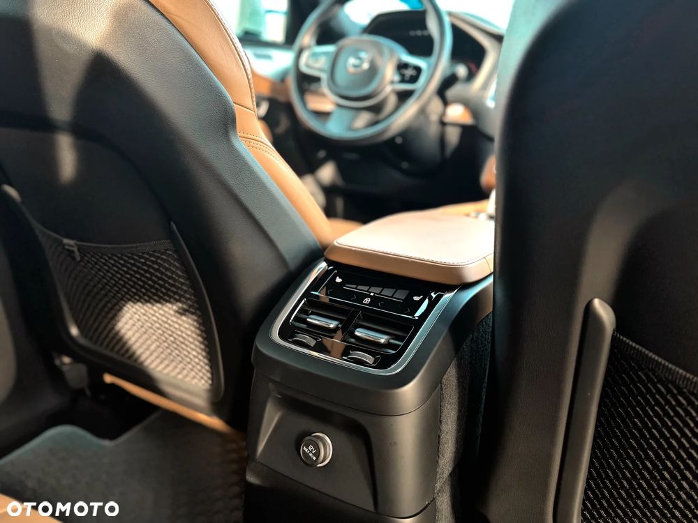 Volvo XC 90 T8 AWD Plug-In Hybrid Inscription 7os - 16