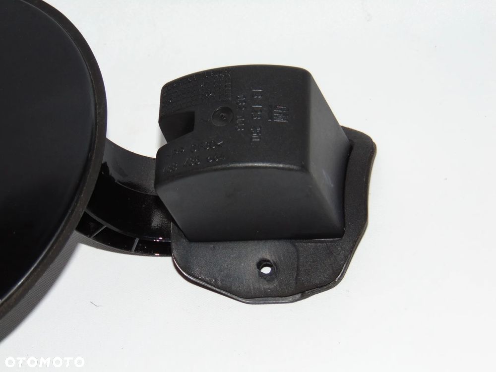 ORYGINAŁ czarna klapa klapka korek wlewu paliwa Opel Meriva A 02-10r - 11