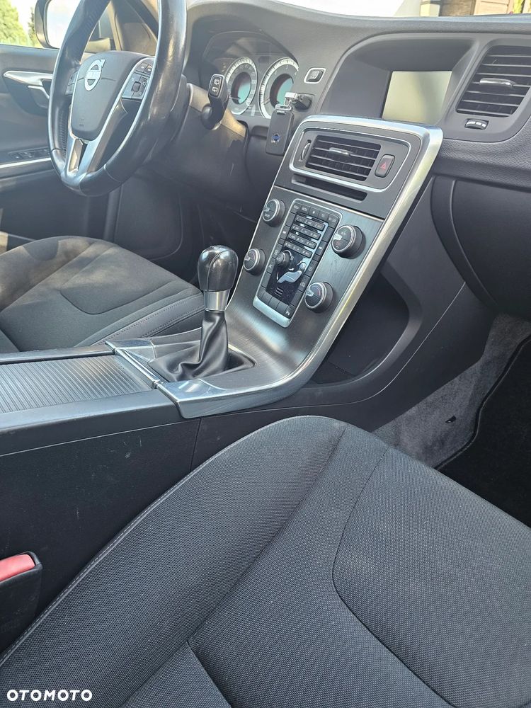 Volvo V60 D4 Momentum - 15