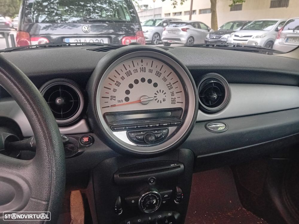 MINI 3 Portas One D - 7